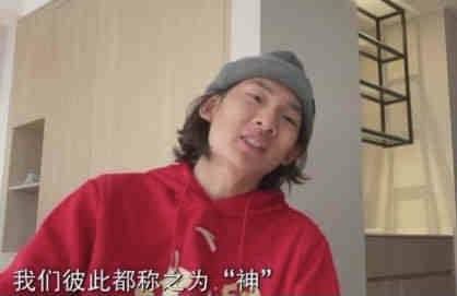 董秀华哭着点了点头，虽然心疼，却也不好再说出口。